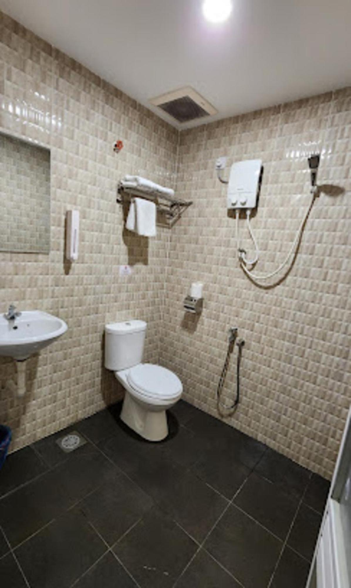 Sam Hotel Sitiawan Exteriér fotografie